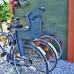 Comfortable Homes, Garden, Playground Semesterbostad Sarbinowo
