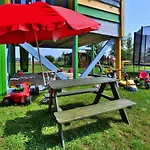 Comfortable Homes, Garden, Playground Semesterbostad Sarbinowo