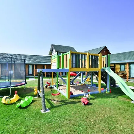 Comfortable Homes, Garden, Playground Prázdninový dům Sarbinowo