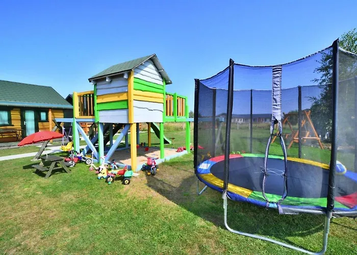 Prázdninový dům Comfortable Homes, Garden, Playground