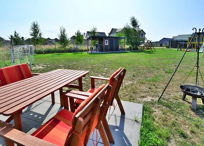 Comfortable Homes, Garden, Playground Prázdninový dům Sarbinowo